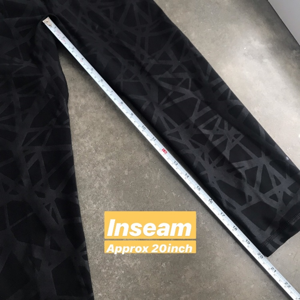 Old Navy Active Crop Leggings - Picture 6 of 8